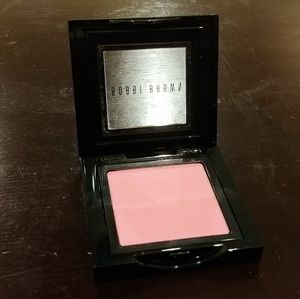 Bobbi Brown blushes